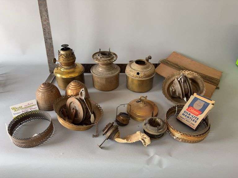 Large quantity of lamp parts-fonts, rings, reels, mantles image