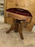 Adjustable height organ stool