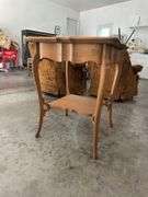 Oak parlor table 24 x 24 x 30H