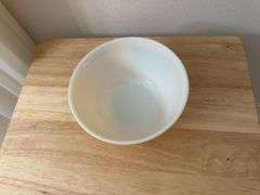 Pyrex No. 402 yellow mixing bowl