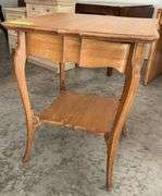 Oak parlor table 24 x 24 x 30H
