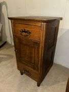 Oak stand 13.5D x 15.5L x 28H