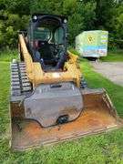 Cat 229D XHP track skidloader, NOT RUNNING!! 78" smooth bucket, serial number DJJST00813, mechanic said 5700 hrs, this machine has a wiring issue. 4 suitcase weights on rear We are not sure of hrs or specific issue, you are buying AS-IS. Period! WIRE TRANSFER REQUIRED