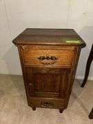 Oak stand 13.5D x 15.5L x 28H