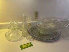 Punch bowl, cigar humidor, vases, etc...