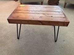 Pallet style table 18 x 26