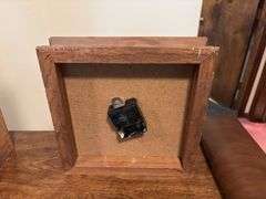 Sexton battery operated wall clock