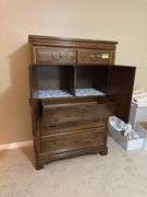 Armoire 19D x 38L x 59H