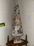 Sea shells and sea shell art