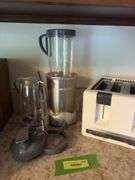 Nutribullet and 4 slice toaster