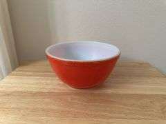 Red Pyrex mixing bowl, no number on bottom 402 size