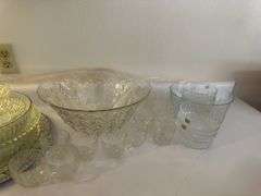 Punch bowl, cigar humidor, vases, etc...