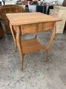 Oak parlor table 24 x 24 x 30H