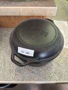 Lodge cast iron dutch oven