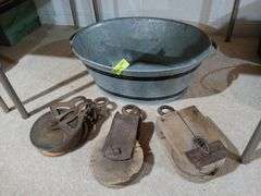 3 wooden pulleys and oval washtub