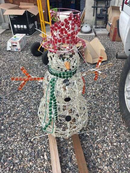 Frosty, the man himself. Fully lit. image