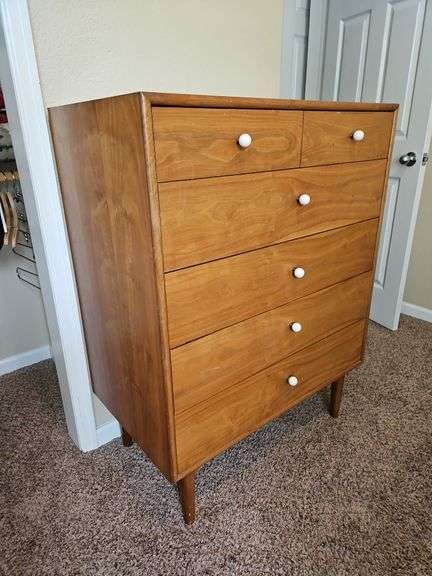 Mid Modern Drexel Dresser, 34 x 20 x 45h image