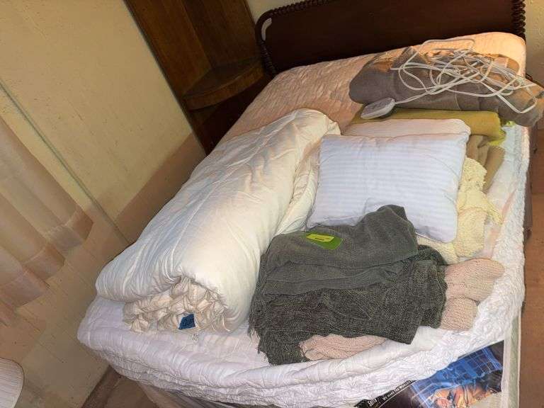 Blankets, mini pillows, Calvin Klein comforter image