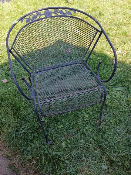 Single metal patio chair image