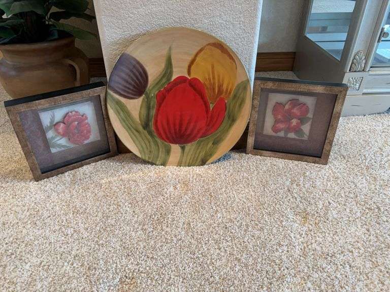 Glass painted plate, floral art image