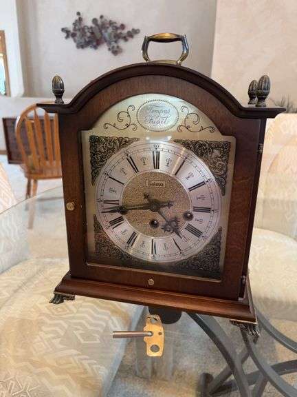 Bulova mantle clock with key image
