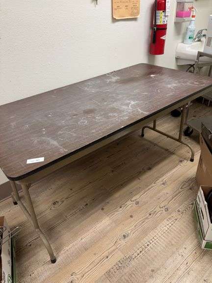 5’ Folding table image