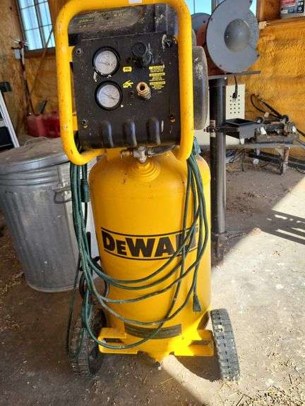 Dewalt air compressor image