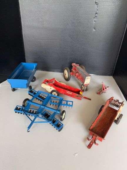 Farm toys image
