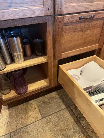 Mugs, vases, Chef’s Choice electric knife sharpener, Slicer image