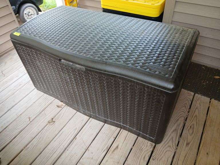 Suncast deck box w/ hydraulic lid 27 x 52 x 27 image