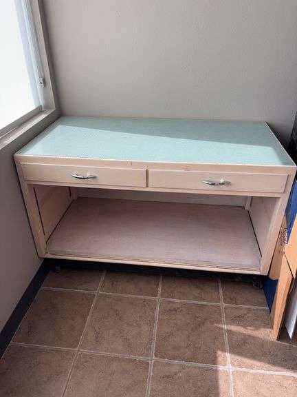 Storage/display table 48x24xx31 image