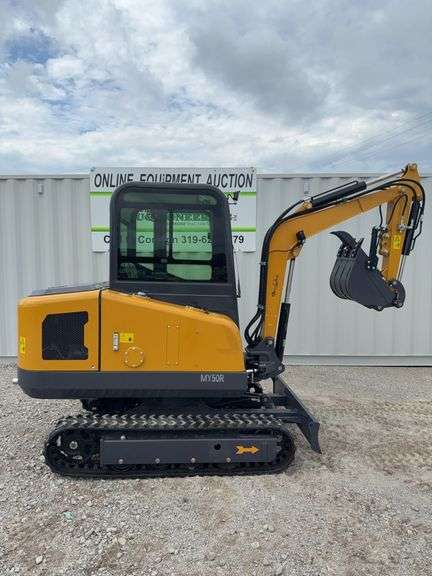 CFG, Mini Excavator, MY50R, RATO  29HP,21KW  Gasoline  Engine with EPA ,Bkt，Off-road Undercarriage Expansion，Hydraulic Thumb ,with Side Swing,with Cab, SN# X0000335, SOLON image