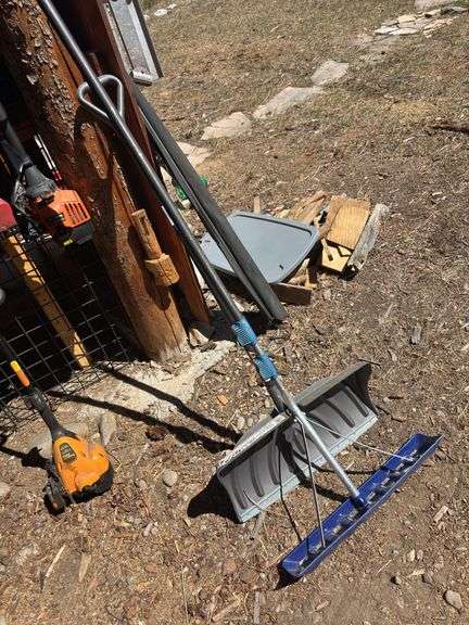 Snow shovel and roof shovel image