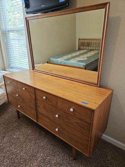 Mid Modern Drexel Dresser with Mirror, 60 x 20 x 31h image