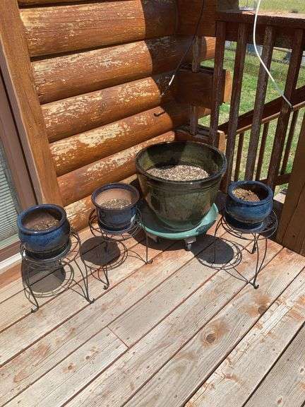 Flower pots and holders image