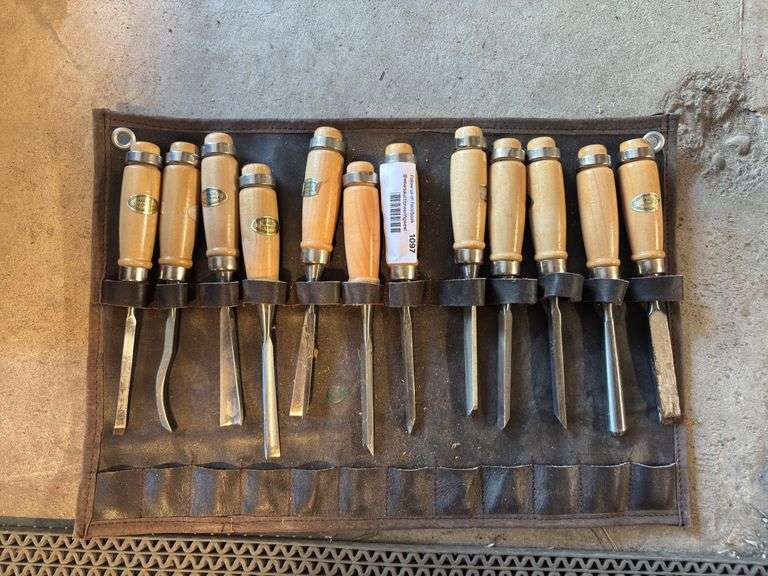Wood chisel carving set image