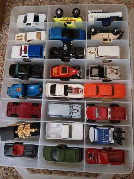 48 Hot Wheels size cars in carry case image