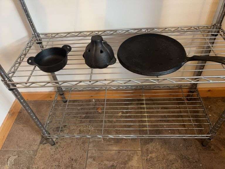 Cast griddle, onion keeper, small bowl image