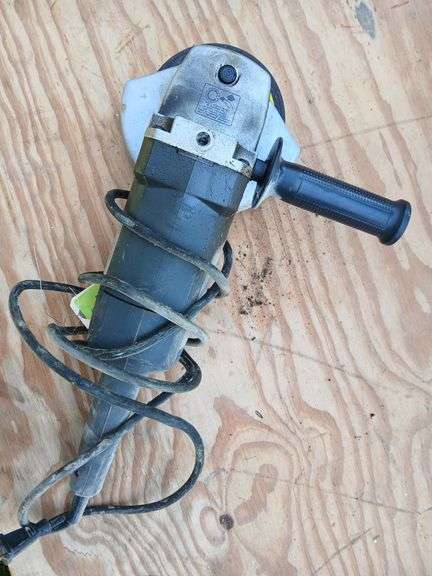 Black & Decker Professional 7” angle grinder 4074 image