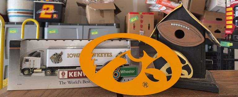 Iowa Hawkeye items image