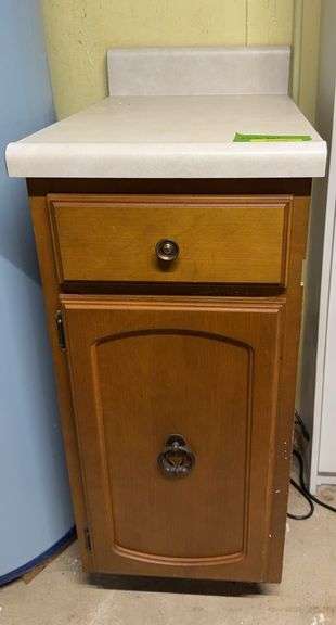 25x16x36 shop cabinet w counter top, four drawers inside for storing all your garage stuff!! image