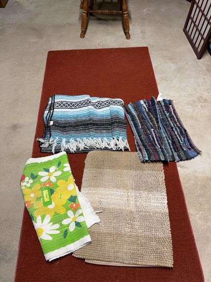 Throw rugs image
