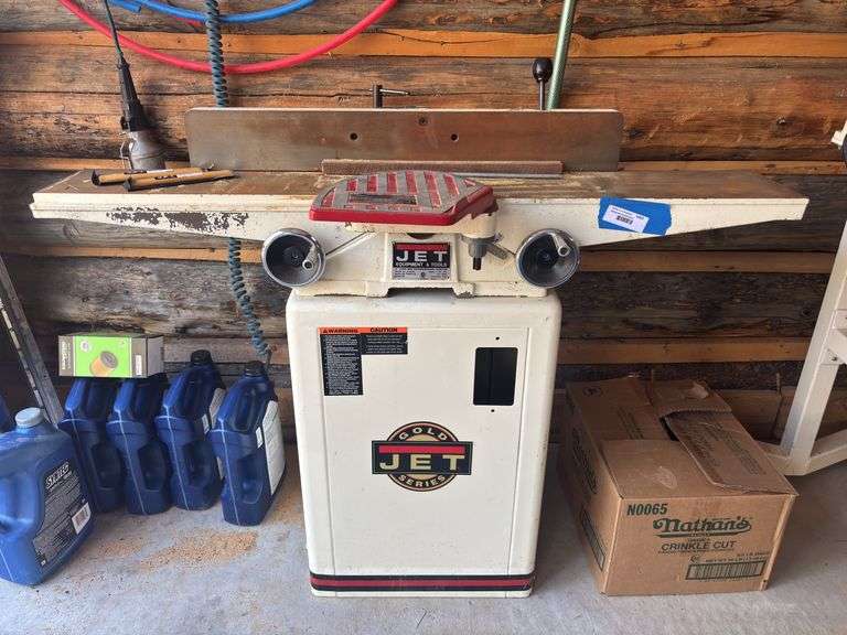 Jet 6” long bed woodworking jointer image