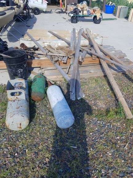 Wood and tuff lock stands, bottles image