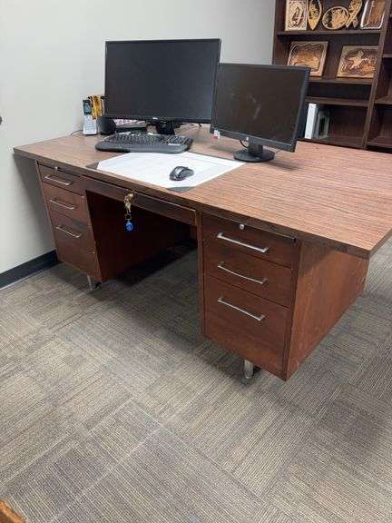 Desk 72x36 with key-no contents included image