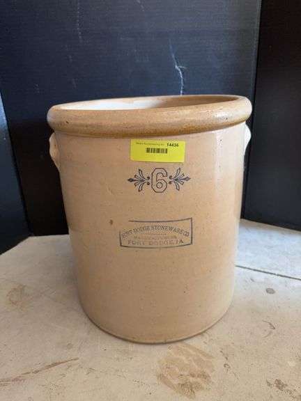 Fort Dodge Stoneware Co 6 gallon crock w applied handles See photos for condition image