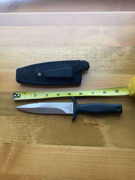 Gerber knife with sheath image