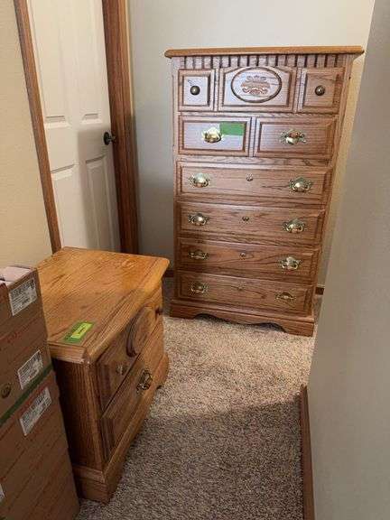 6 drawer oak chest of Drawers 17D x 31L x 52H and matching nightstand 18D x 25L x 22H image