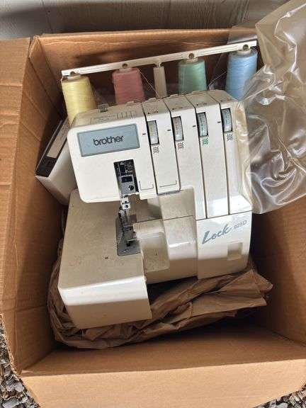 Brother lock 925D serger image