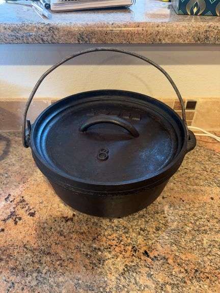 Lodge #8 dutch oven with lid image